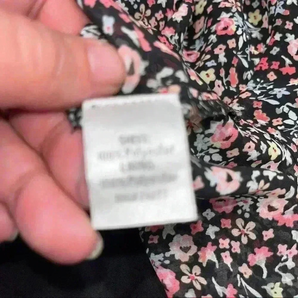 Lauren Conrad floral polyester floral sleeveless tank blouse lined with bow back - Picture 9 of 10